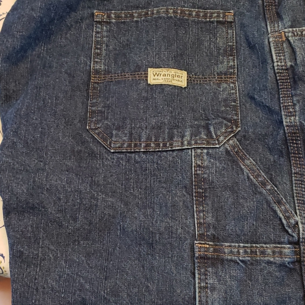Gently used Wrangler Men's Jean Carpenter Shorts